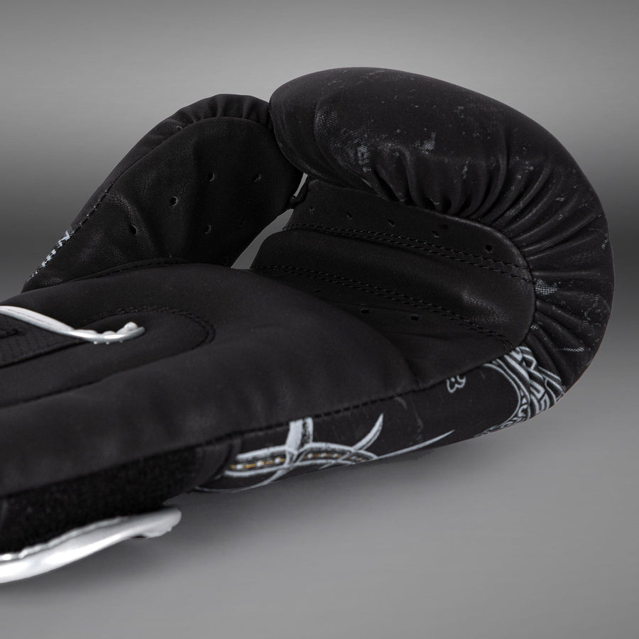 Venum Gladiator 5.0 Boxing Gloves - Black/Silver — product view 5