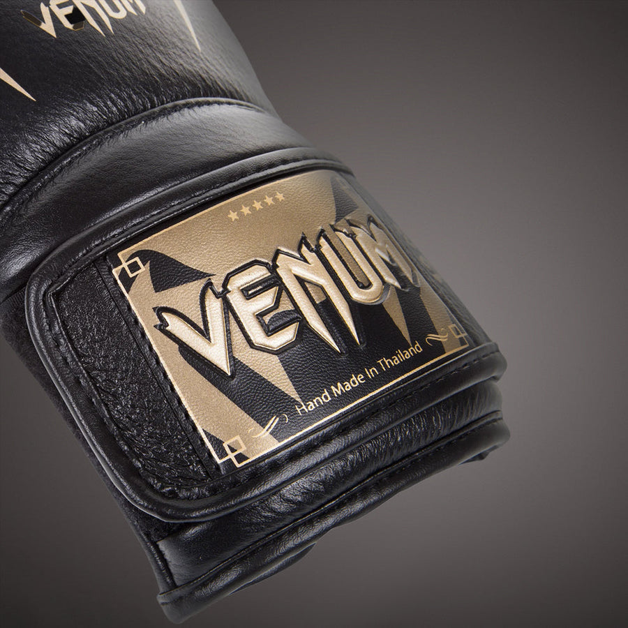 Venum Giant 3.0 Boxing Gloves - Nappa Leather Black Gold — product view 3