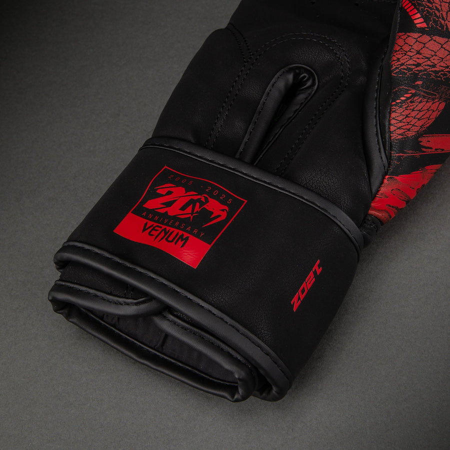 Venum 20th Anniversary Boxing Gloves - Black/Red — product view 5