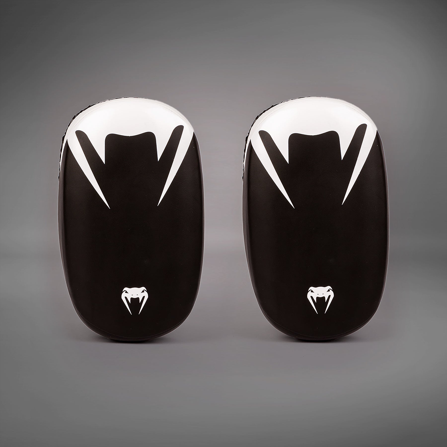 Venum Kick Boxing 2.0 Micro Fiber Paos - Black/White
