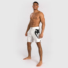 شورت قتال Venum Light 5.0 - أبيض/أسود