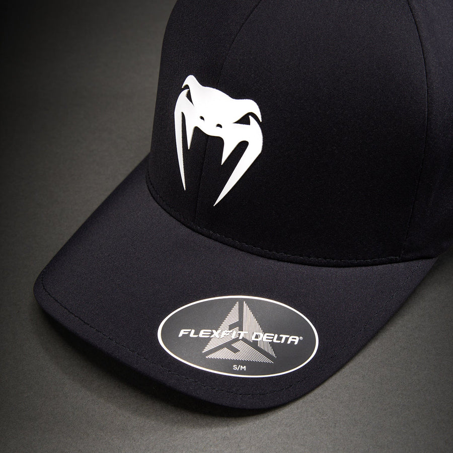 Venum Flexfit Delta Hat black – front logo detail